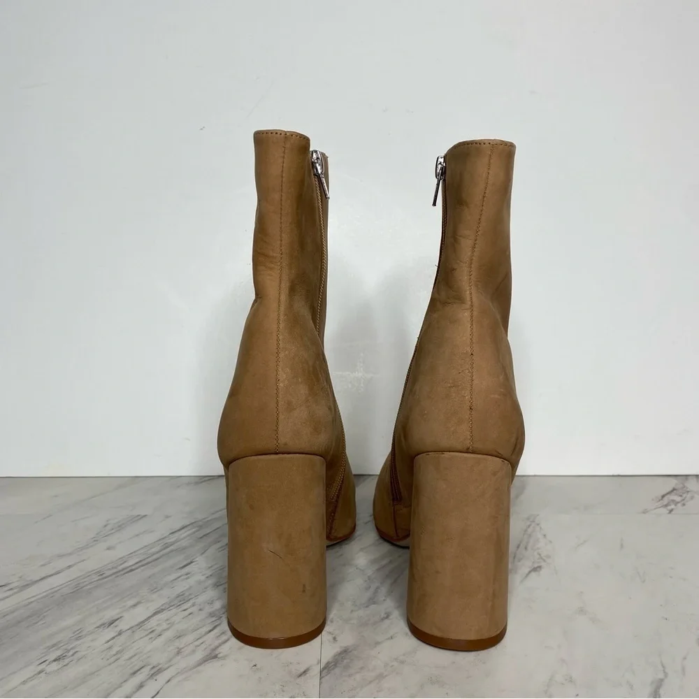 Steve Madden Lourde Tan Nubuck Bootie 8M
